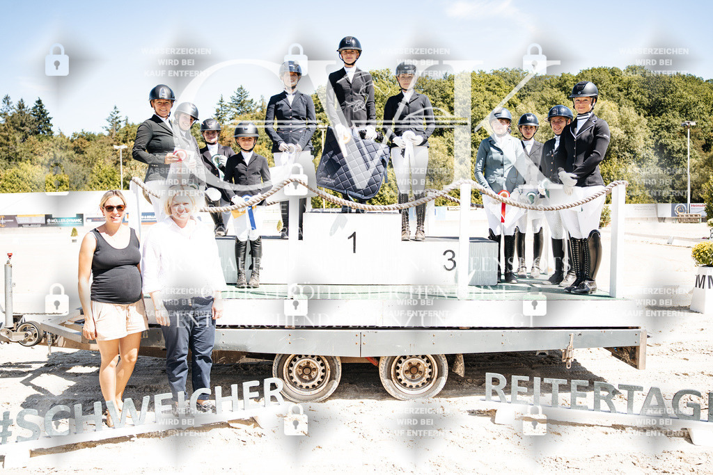 CK704961 | Turnierfotografie Pferdefotografie Trier Rheinland-Pfalz Pferdesport Reitsport Tierfotografie Sportfotografie Pferdevideo Pferdevideografie Equestrianvideography equestrianphotography  - Realisiert mit Pictrs.com