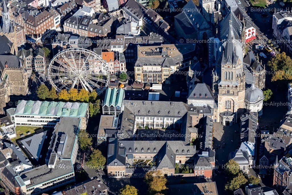 Lufbilder Aachen-6034 | Kirchengebäude des Domes " Aachener Dom " in der Altstadt im Ortsteil Mitte in Aachen im Bundesland Nordrhein-Westfalen, Deutschland. - Realisiert mit Pictrs.com