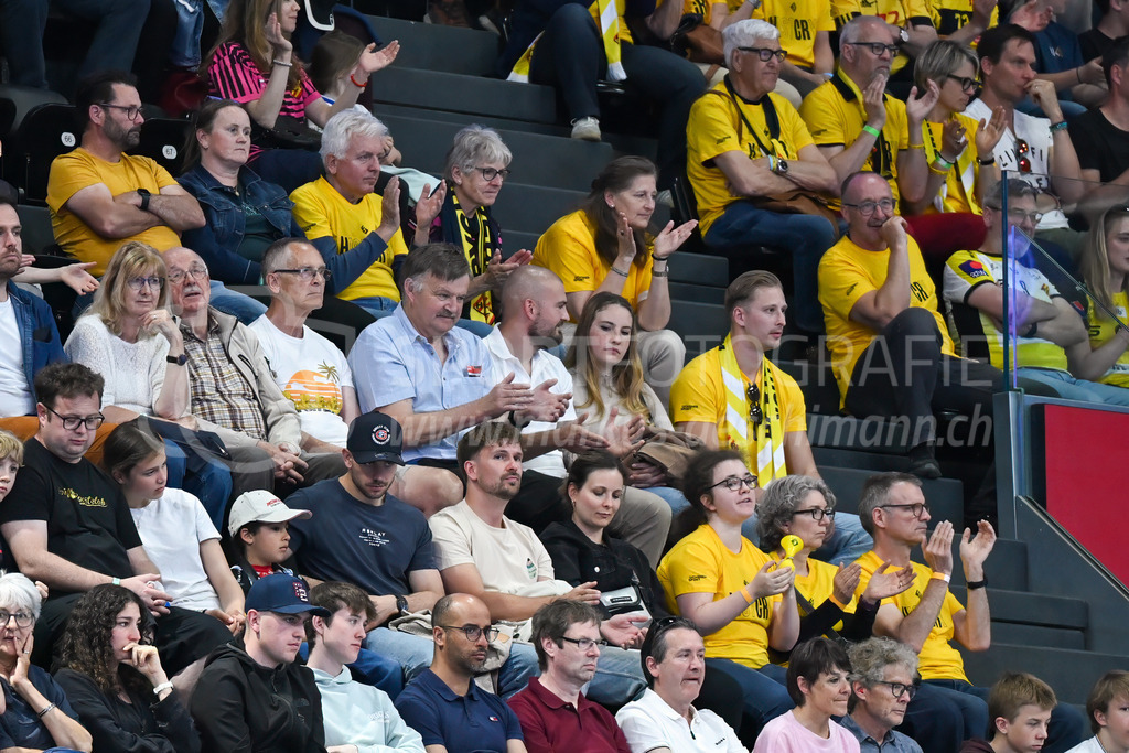 Zug United - HC Rychenberg - 25. April 2026 | HCR-Fans am L-UPL Superfinal-Spiel zwischen Zug United und HC Rychenberg am 25. April 2026 in der BCF Arena, Fribourg, Schweiz.Bild: Sportfotografie Markus Aeschimann | www.markus-aeschimann.ch - Realisiert mit Pictrs.com