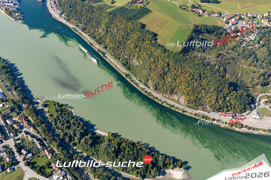 Die Luftbildaufnahme donauleiten - Passau wurde 2020 mittels Flugzeug (keine Drohne) erstellt. Perfekte Schärfe und Druck- Ergebnisse- Garantiert!