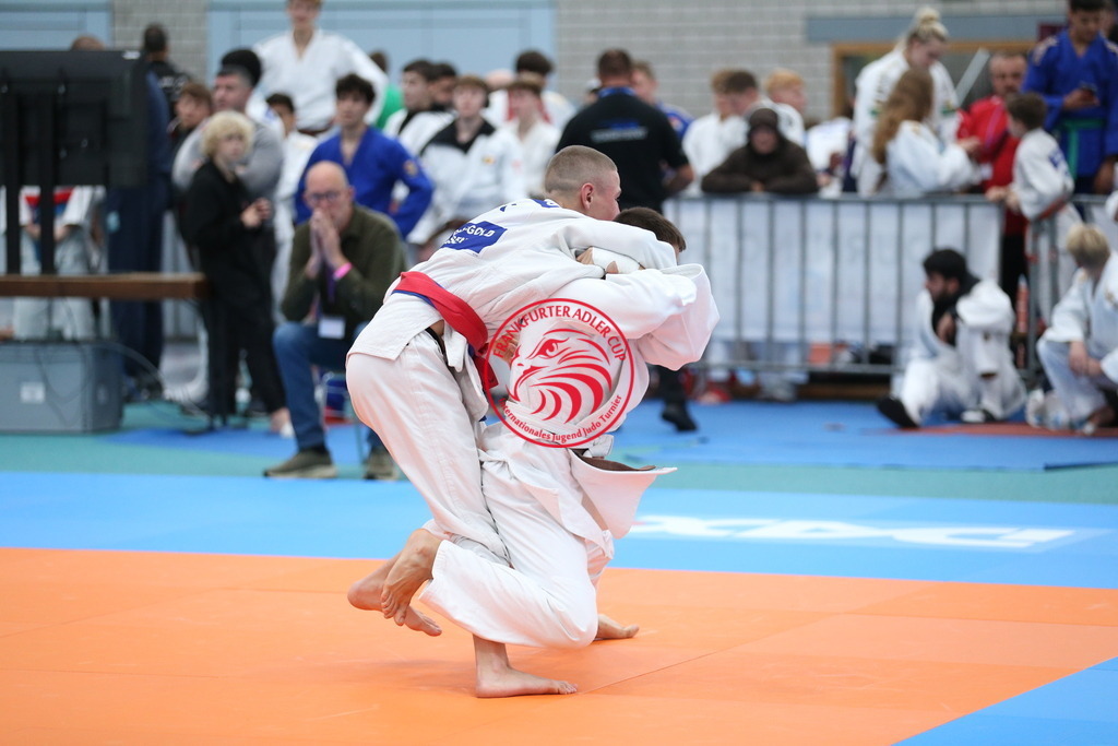 AT3Y0583 | Fotos vom Adler Cup - Pictures from Adler Cup

Hier findet Ihr alle Eindrücke und großen Momente der Adler Cup Wochenenden. Here you will find all impressions and great moments of the Adler Cup weekends. - Realisiert mit Pictrs.com