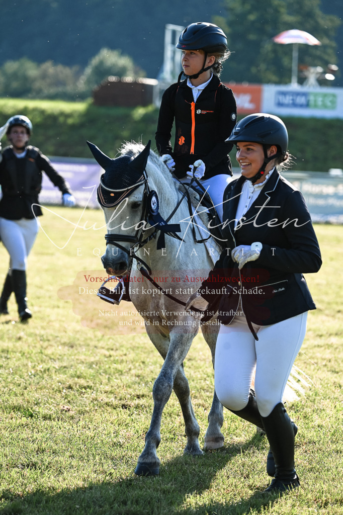 DSC_0540 | Pferde- und Turnierfotografie in Westsachsen. Pferdeportraits, Auftragszeichnungen und intuitive Kunst.