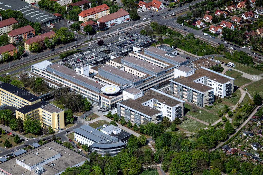 4026721 | ERFURT 07.05.2020 Klinikgelände des Krankenhauses " Helios Klinikum Erfurt " im Ortsteil Andreasvorstadt in Erfurt im Bundesland Thüringen, Deutschland. Weiterführende Informationen bei: HELIOS Kliniken GmbH,  Helios Klinikum Erfurt,  wörner traxler richter planungsgesellschaft mbh. // Hospital grounds of the Clinic " Helios Klinikum Erfurt " in the district Andreasvorstadt in Erfurt in the state Thuringia, Germany. Further information at: HELIOS Kliniken GmbH,  Helios Klinikum Erfurt,  woerner traxler richter planungsgesellschaft mbh. Foto: Gerhard Launer