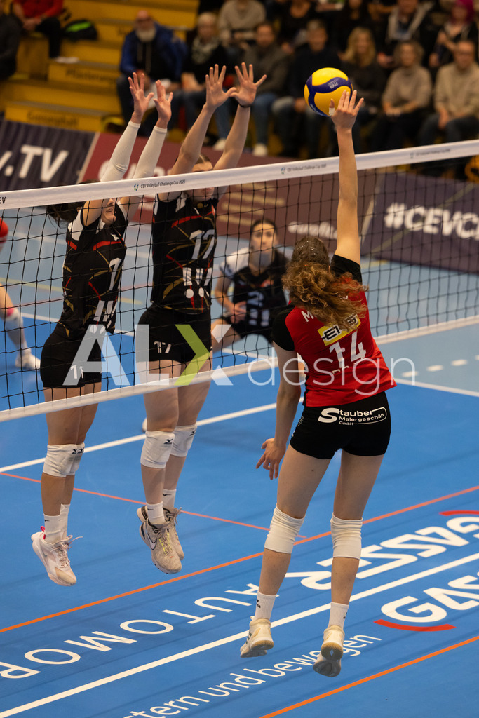 Volleyball I Frauen I Saison 2025-2026 I CEV Volleyball Challenge Cup 2026 | Women I 16th Finals I VC Kanti Schaffhausen - TJ Ostrava I 03.12.2025 | VC Kanti Schaffhausen - 14 Josipa Marković (HR) – Aussen - Realisiert mit Pictrs.com