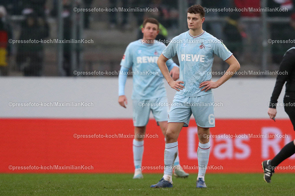RWE06012401040 | 06.01.2024, Essen, Fußball, Herren, Stadion an der Hafenstraße, Testspiel, Rot-Weiss Essen – 1. FC Köln:  Eric Martel (1.FC Köln) steht unzufrieden auf dem Spielfeld. 
DFB regulations prohibit any use of photographs as image sequences and or quasi-video.