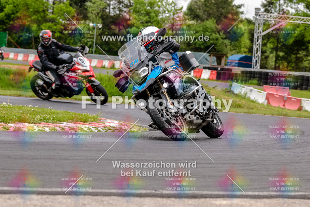 MotoTeamVBK-20514 | Hier findet Ihr Bilder von Touristenfahrten auf der Nürburgring Nordschleife oder von anderen Veranstaltungen die ich besucht habe. Viel Spass beim Durch Schauen 