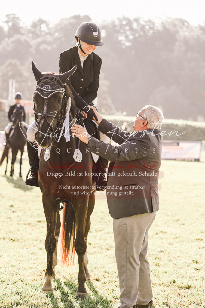 DSC_4554 | Pferde- und Turnierfotografie in Westsachsen. Pferdeportraits, Auftragszeichnungen und intuitive Kunst.