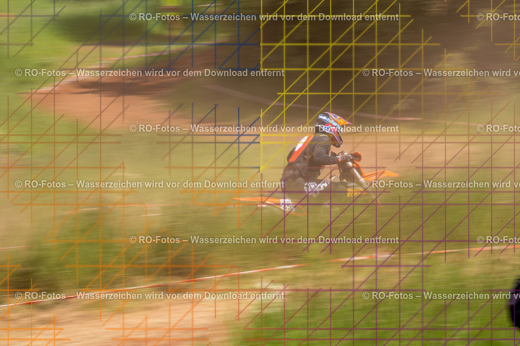 Wolfshausen 5 Lauf -516 | Sportfotografie von RO-Fotos: Motorsport, Motocross, Enduro, Laufveranstaltungen und Triathlon. Professionelle Fotos von Sportlern und Events. - Realisiert mit Pictrs.com