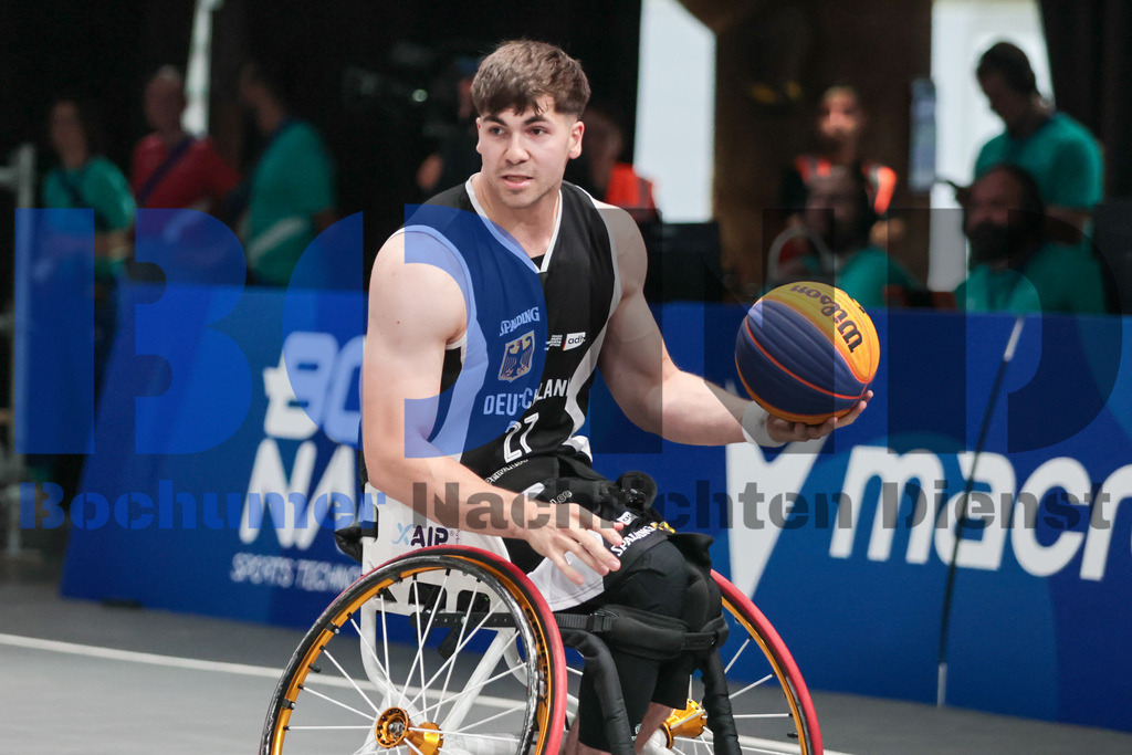 SES_TTG3X320250718-2861 | bond - Realisiert mit Pictrs.com