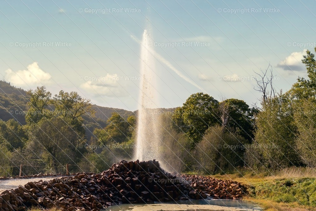 geysir2.1 | der Kaltwasser Geysir in Andernach - Realisiert mit Pictrs.com