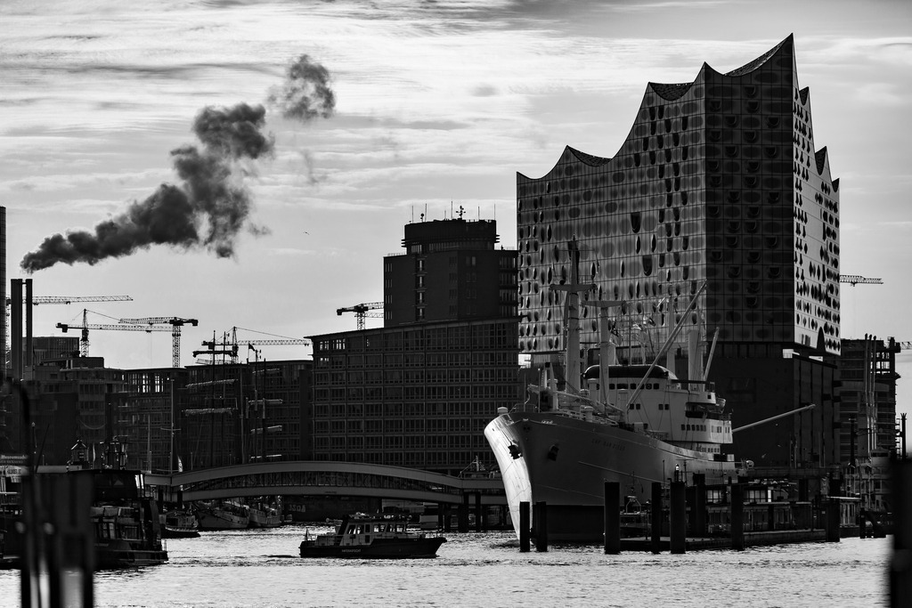 _MSC6799 | Fotografie, Shop, Art, Kunst, Feuer, Schwarzweiß, SW, BW, Black and White, Foto, Hamburg, Hamburger Hafen, Hamburg City, Hafen, Fotokunst, Photoart, Feuer, Feuerfotos, fire, fire photo - Realisiert mit Pictrs.com