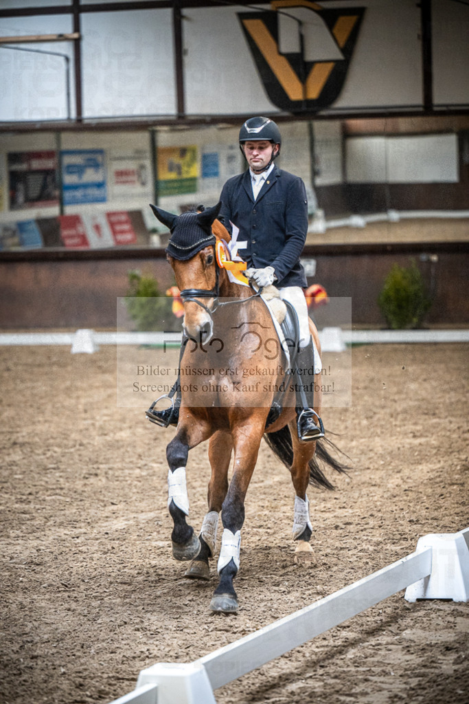 DOS_0044 | Entdecke hochwertige Reitturnierfotos von Foto Oger. Professionell, emotional und authentisch – jetzt Lieblingsmomente im Shop bestellen.Deutschlandweite Turnierfotografie. - Realisiert mit Pictrs.com