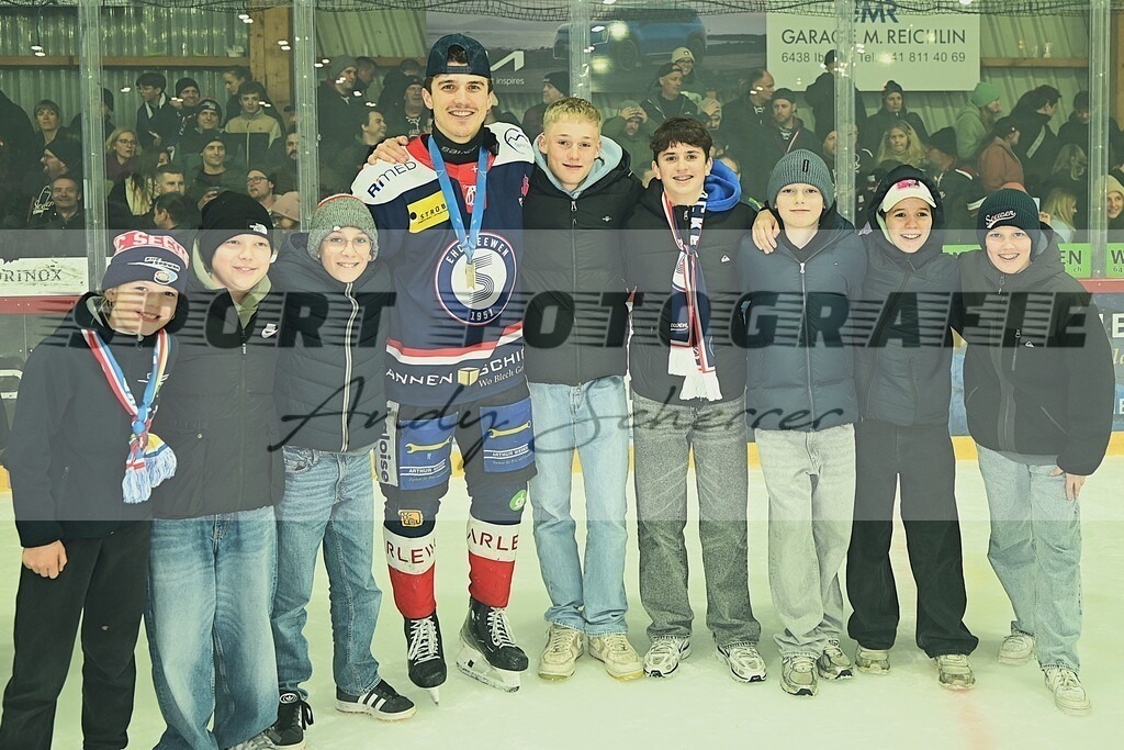 aaaaaDSC_3936 | Kaufen Sie Sportbilder im Onlineshop von Andy Scherrer Sportfotografie. Faszinierende Bilder von Sportevents aus der ganzen Schweiz. Fussball, Frauenfussball, Unihockey, Handball, Schwingen und weiteren Sportarten. - Realisiert mit Pictrs.com