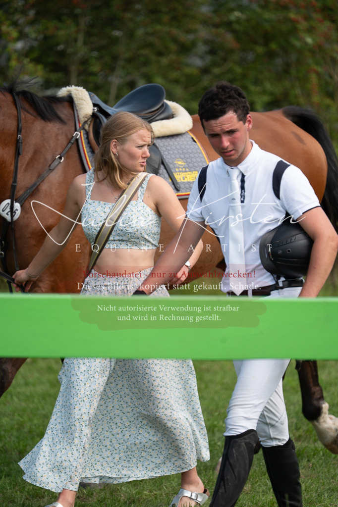 DSC_0958 | Pferde- und Turnierfotografie in Westsachsen. Pferdeportraits, Auftragszeichnungen und intuitive Kunst.