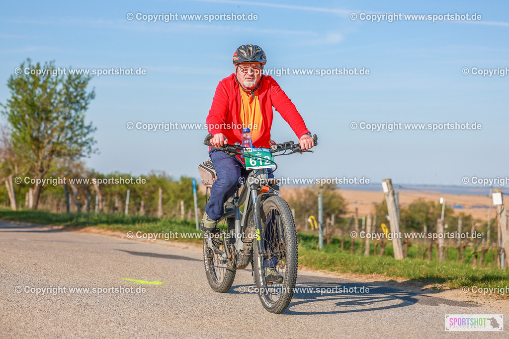 881_AR6_8483 | Neusiedlersee Radmarathon 2026@sportshot_your_pictrs #yourpictures#roadtowm2029 #nrm #neusiedlerseeradmarathon #neusiedlersee #neusiedlerseetourismus #burgenland #mörbisch #nrm26 #burgenlandtourismus #voglundco #poweredbyburgenlandtourismus #radsport #rad #marathon #ucigranfondo #visitburgenland #ucigranfondoworldseries