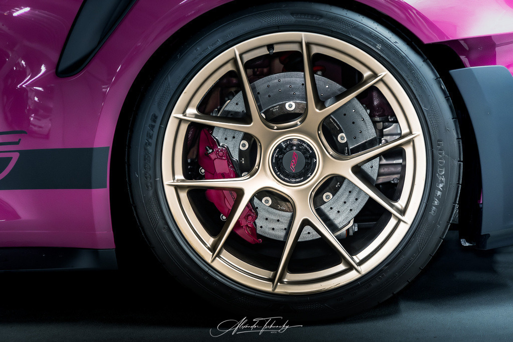 911 GT3 RS Sternrubin Neo | Entdecken Sie die faszinierende Welt von Alexander Tschuncky Arts: Kreative Fotografie, atemberaubende Automobilkunst und hochwertiger Bilderdruck. Lassen Sie sich inspirieren! - Realisiert mit Pictrs.com