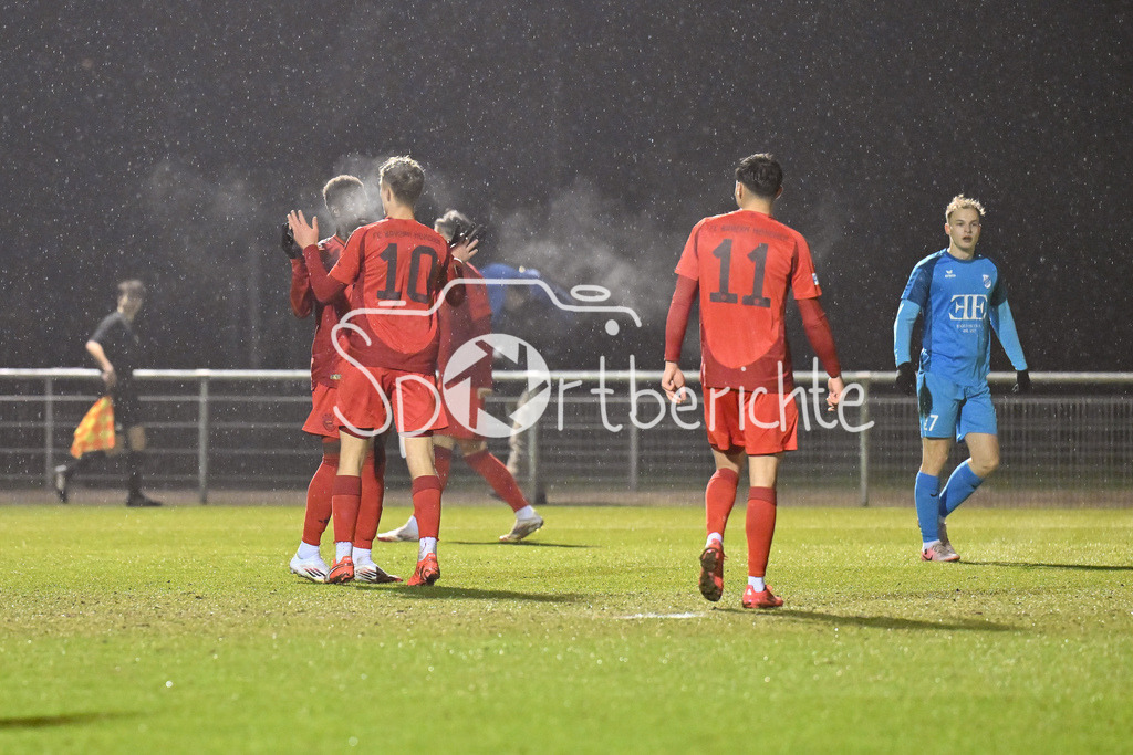 FC Bayern München - TSV Eintracht Karlsfeld  | Jubel der Bayern Amateure / Testspiel: FC Bayern Muenchen II - TSV Eintracht Karlsfeld, FC Bayern Campus am 11.02.2025