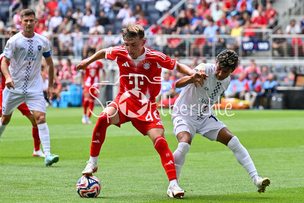 FC Bayern München - TQL Stadium | Im Duell Lennart KARL (FC Bayern Muenchen 46) und Jerson LAGOS (Auckland City FC 17) / Zweikampf / FIFA Club World Cup: FC Bayern Muenchen - Auchkland City FC, TQL Stadium am 15.06.2025 / BLD / ZDF / NOT FOR SALE IN USA