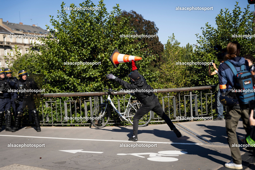 _B7A0446 | manifestation de lycéens à Strasbourg, le 6 octobre 2026, dans le cadre d’un mouvement national de protestation contre les conditions d’apprentissage. - Realisiert mit Pictrs.com