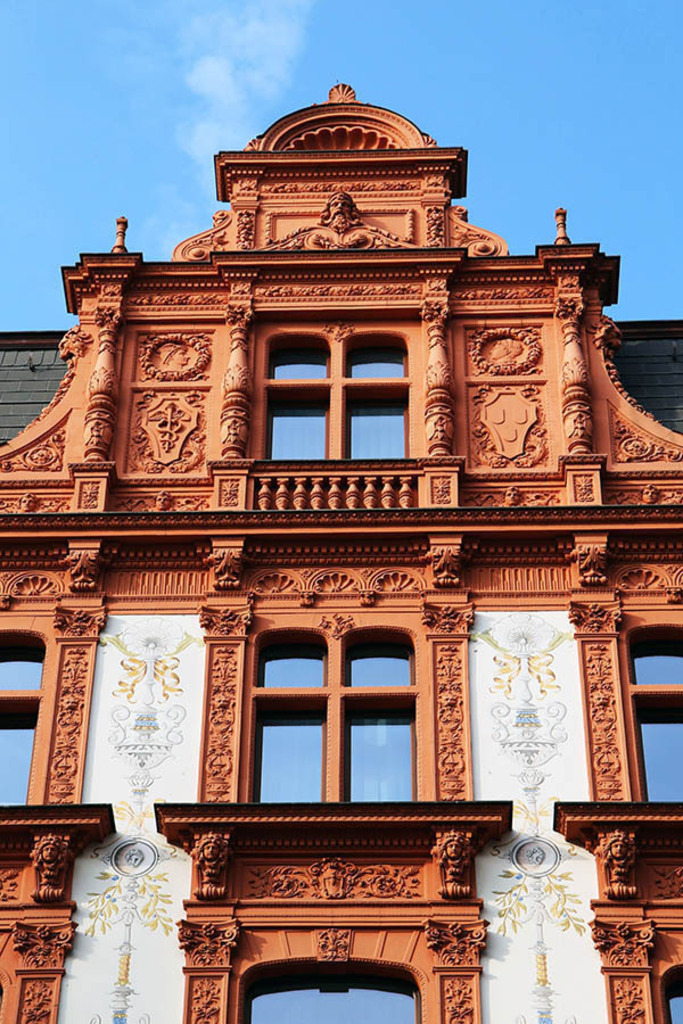 Bildlexikon Leipzig - Klingers Haus - Außenfassade | Das Team hinter BILDLEXIKON LEIPZIG bündelt historische wie aktuelle Informationen über die Stadt Leipzig in Text und Bild auf einer Plattform und stellt diese der interessierten Öffentlichkeit zur Verfügung.