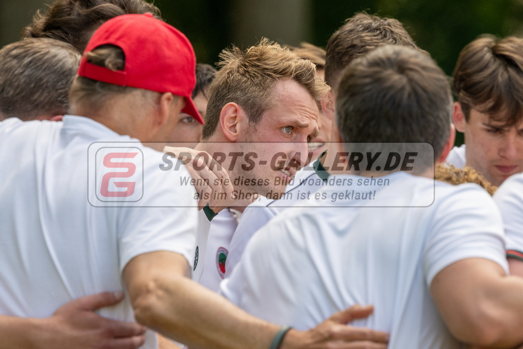 SFE_20240511_0231 | Köln, Deutschland, 11.05.2024:  in Aktion waehrend des Spiels der Feldhockey 1. Bundesliga Herren zwischen VF 2/2 Crefelder HTC - Rot Weiss Köln im KTHC Stadion Rot-Weiss Köln Tennis and Hockey Club am 11.05.2024 in Köln, Deutschland. (Foto von Stephan Fehrmann)

Köln, Germany, 11.05.2024:  in action during the game of Feldhockey 1. Bundesliga Herren between VF 2/2 Crefelder HTC - Rot Weiss Köln in KTHC Stadion Rot-Weiss Köln Tennis and Hockey Club at 11.05.2024 in Köln, Deutschland. (Foto from Stephan Fehrmann)