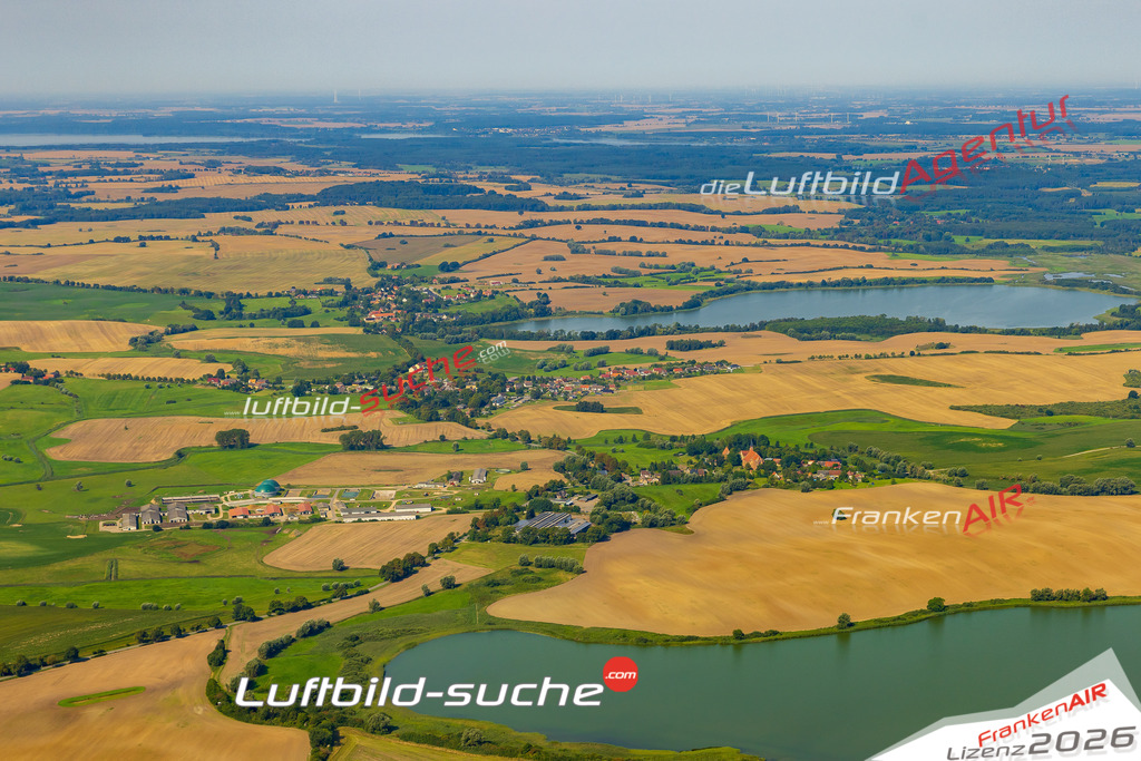 Luftbild der Stadt Kloster Tempzin - Das Luftbild wurde 2025 vom UL-Flugzeug heraus erstellt ( keine Drohnenaufnahme ) - Hochauflösende Luftaufnahme - für Wandbilder und großformatige Ausdrucke geeignet. Das besondere Geschenk!Hier alle&nbsp;Infos zur Lizenzierung der LuftaufnahmeWir fliegen auch dieses Jahr wieder in Ihre Region um Luftbilder zu erstellen.- Luftbild anfragen