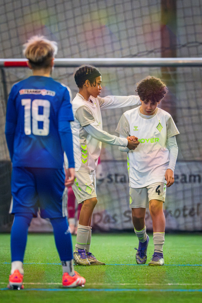 _BLR0207 | Professionelle Fußball- und Sportfotografie. Spielbilder online ansehen und kaufen – Einzelbilder oder komplette Galerien in hoher Qualität. - Realisiert mit Pictrs.com