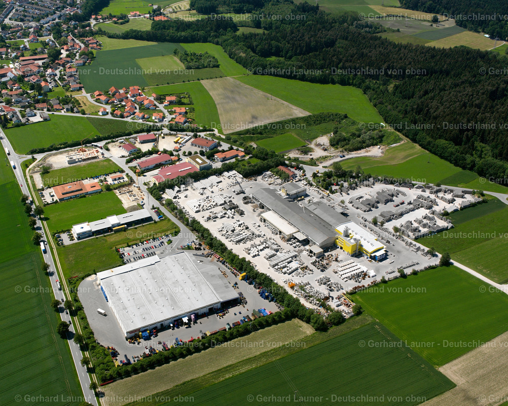 2600750 | TEISING 09.06.2006 Industrie- und Gewerbegebiet  in Teising im Bundesland Bayern, Deutschland // Industrial and commercial area  in Teising in the state Bavaria, Germany Foto: Gerhard Launer