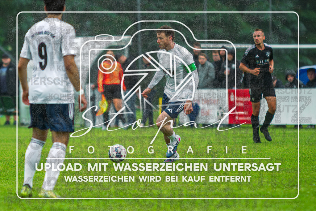 Final Kreispokal HK - Germania Walsrode vs. TSV Wietzendorf | Max Dirani (Germania Walsrode #11); Finale Kreispokal HK - Germania Walsrode vs. TSV Wietzendorf am 07.06.2026 in Sportplatz Alter Schulweg, Schülern - Realisiert mit Pictrs.com