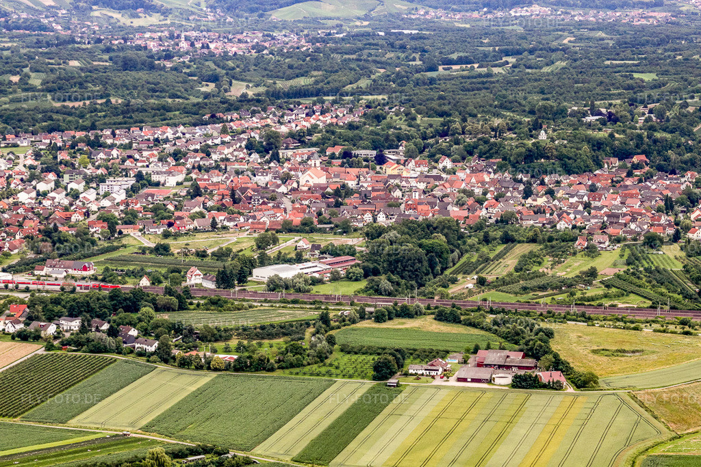 Luftbild: Ortsansicht aus Nordwesten in Renchen im Bundesland Baden-Württemberg in Deutschland. Foto: IMG_19134.jpg vom 20.06.2009 durch Werner Riehm/FLY-FOTO.de
