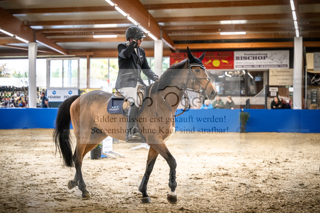 DOS_1195 | Entdecke hochwertige Reitturnierfotos von Foto Oger. Professionell, emotional und authentisch – jetzt Lieblingsmomente im Shop bestellen. - Realisiert mit Pictrs.com