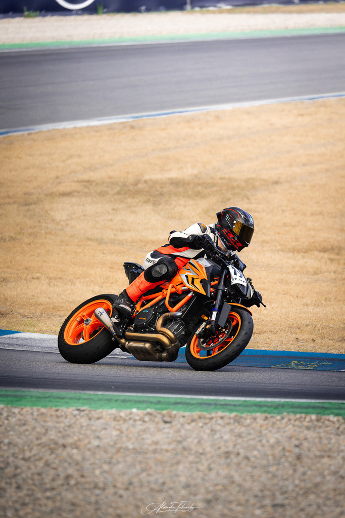 Ducati Trackday Hockenheimring 2026 | Entdecken Sie die faszinierende Welt von Alexander Tschuncky Arts: Kreative Fotografie, atemberaubende Automobilkunst und hochwertiger Bilderdruck. Lassen Sie sich inspirieren! - Realisiert mit Pictrs.com