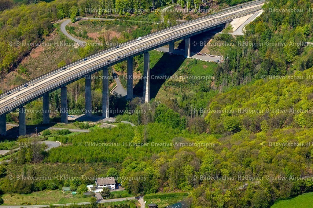 Luftbilder Hagen-1227 | Luftbildfotografie Autobahn- Brückenbauwerk " Talbrücke Brunsbecke " der Sauerlandlinie der BAB A45 im Ortsteil Dahl in Hagen im Ruhrgebiet im Bundesland Nordrhein-Westfalen, Deutschland. - Realisiert mit Pictrs.com