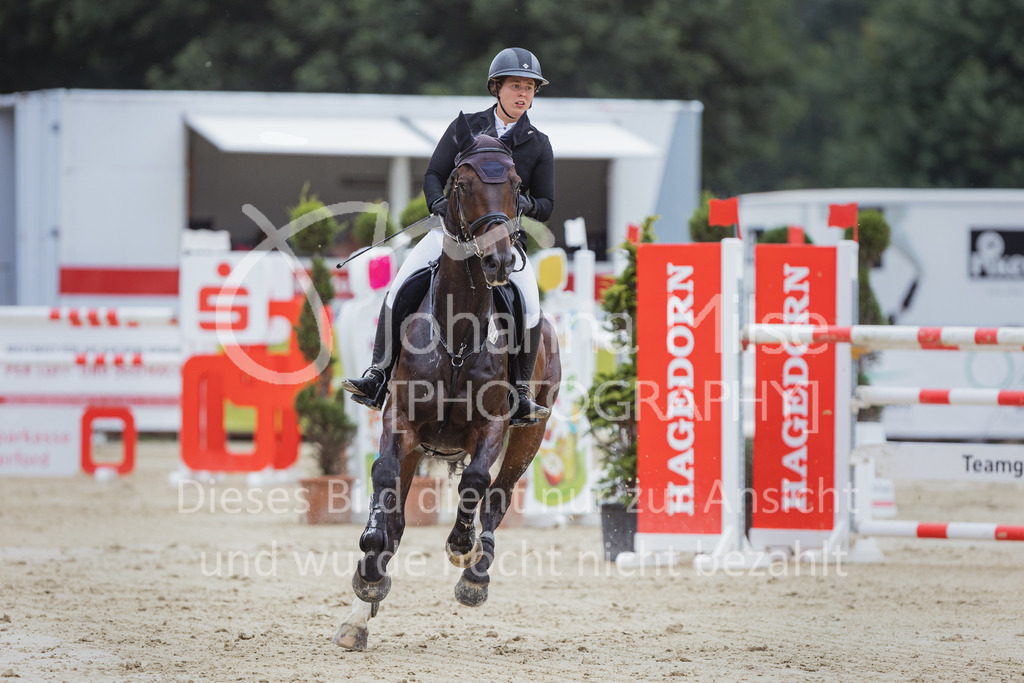 220729_BHO_GT_M2-Spr_1-230 | Deine schönsten Turniermomente als professionelle Fotos! Entdecke hochwertige Pferdesport-Fotografie im Online-Shop. Jetzt Fotos finden & bestellen!