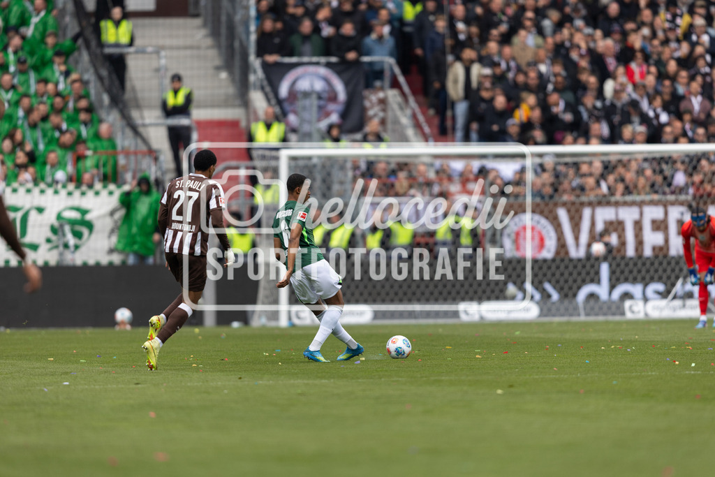 Fußball I Männer I Saison 2025-2026 I Bundesliga I FC St. Pauli - VfL Wolfsburg I 12832 | realhellocedii - Realisiert mit Pictrs.com