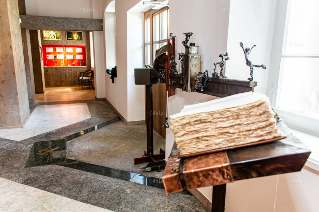 Bergbau-Museum Innen _fatzi_20230908-142202 | Fatzi Bilder-Archiv! 
Die Bilder sind für private Nutzung lizenzfrei. Die kommerzielle Nutzung ist möglich und erwünscht, jedoch bitte ich um vorherige Kontaktaufnahme per E-Mail (info@fatzi.at) oder unter +43 650 7828269 - Realisiert mit Pictrs.com