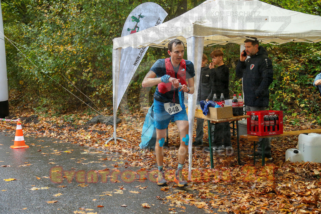 241027_0926_EX1_3301 | Sportfotografie im Rhein-Sieg Kreis, Köln, Bonn, NRW, Rheinland Pfalz, Hessen, etc. Unser Tätigkeitsfeld umfasst den Laufsport vom Volkslauf über den Marathon, Duathlon, Triathon bis zum Ultralauf wie Kölnpfad Ultra oder Schindertrail.