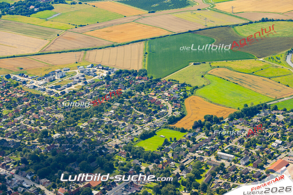 Das Luftbild der Stadt Meldorf wurde 2022 vom Flugzeug heraus erstellt (keine Drohnen-Aufnahmen) Aufnahmehöhe ca.450 Meter- hohe Bildauflösung und Druck-Qualität. Garantiert!