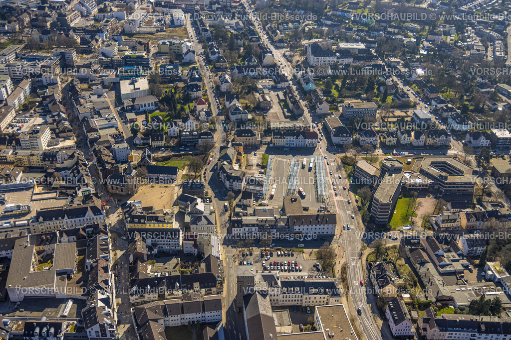 Velbert240301595 | Luftbild, City, Velbert ZOB Busbahnhof Bussteig, Friebrich-Ebert-Straße, Alte Kirche Velbert, Marktplatz, Amtsgericht und Finanzamt, Velbert, Ruhrgebiet, Nordrhein-Westfalen, Deutschland