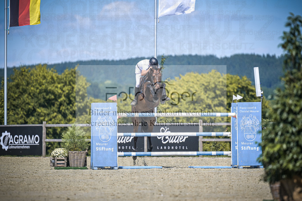 DOS_3233 | Entdecke hochwertige Reitturnierfotos von Foto Oger. Professionell, emotional und authentisch – jetzt Lieblingsmomente im Shop bestellen.Deutschlandweite Turnierfotografie. - Realisiert mit Pictrs.com