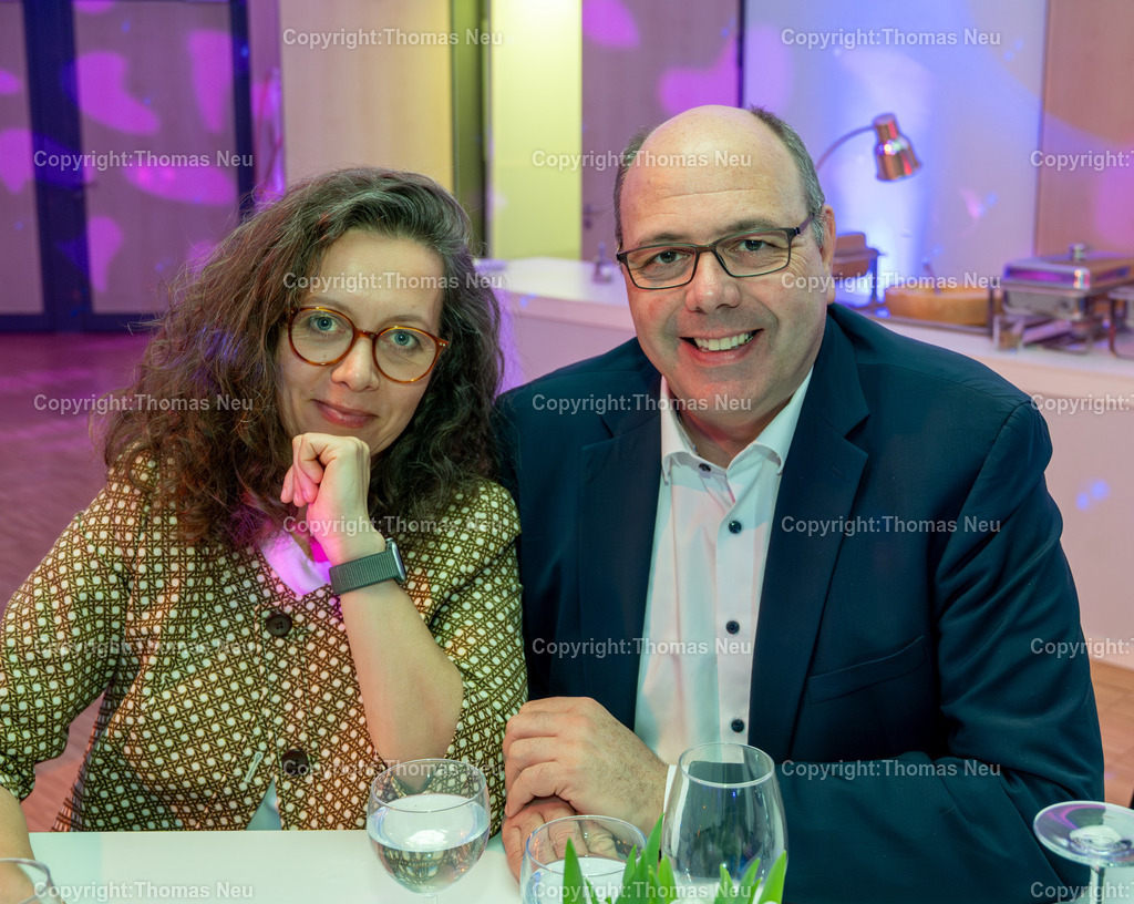 DSC_0776 | Im Parktheater Bensheim fand am 28. März 2026 die Verleihung des Eysoldt-Rings 2025 statt – eine der bedeutendsten Auszeichnungen für Schauspielkunst im deutschsprachigen Raum. Der Preis ging an Thomas Schmauser, der für seine herausragende darstellerische Leistung geehrt wurde.Anschließend wurde zur Gala in das Bensheimer Bürgferhaus eingeladen, Unser Bild zeigt den Bensheimer bürgermsiterkandidat Stefan Juchems mit seiner Lebensgefährtin Katja Ebert ,Bild: Thomas Neu