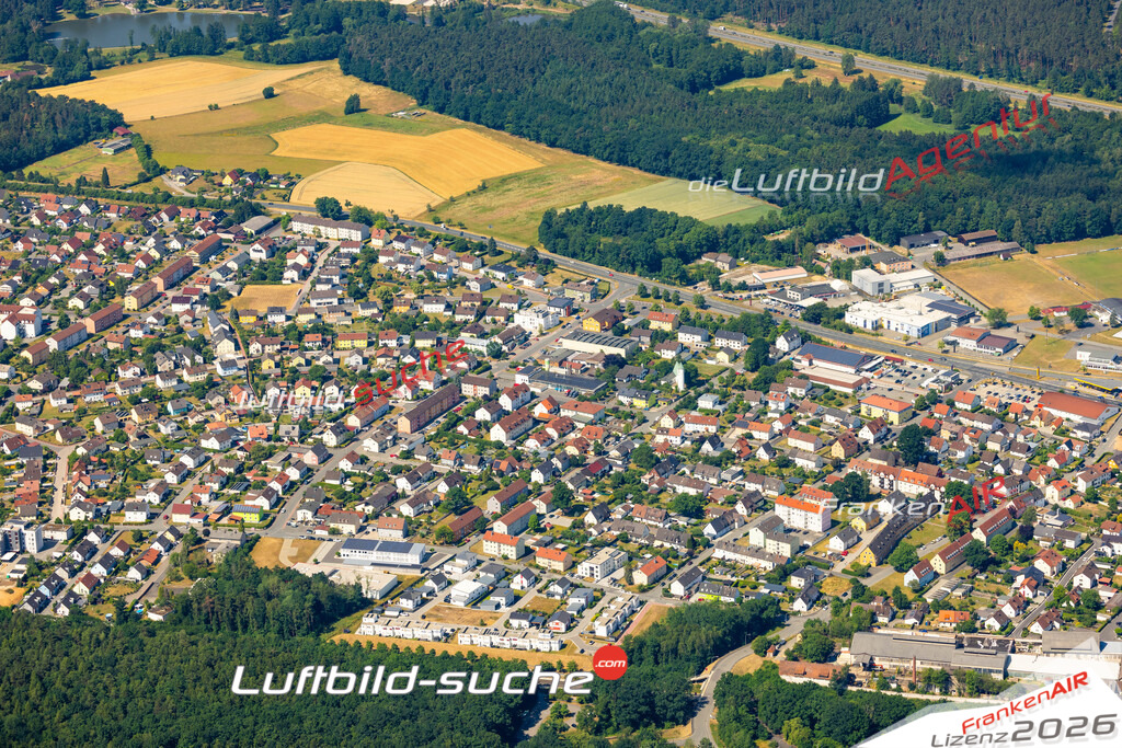 Das Luftbild zeigt :  Altenstadt an der Waldnaab - Die Luftaufnahme wurde 2023 vom UL-Flugzeug aus erstellt ( keine Drohne ) - Hochauflösende Luftaufnahme - Für grossformatige Ausdrucke geeignet. Die Geschenkidee !Mit Lizenz und Bildrechte bestellbar