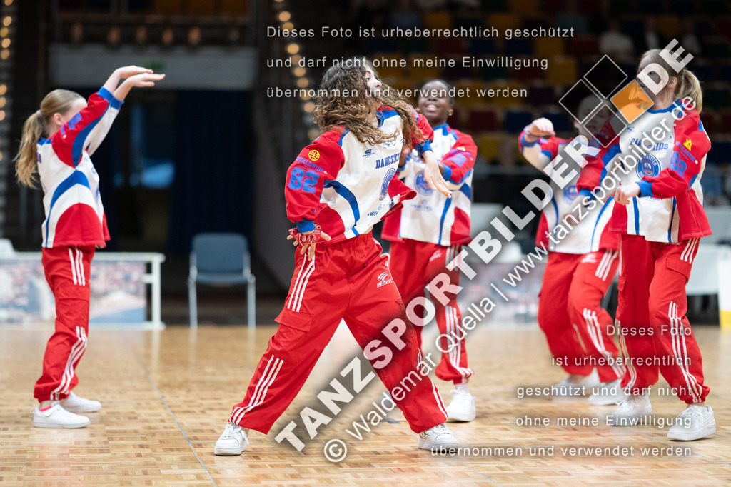 20250125-00065 | Hier finden Sie Tanz Bilder vom Latein und Standard Formationen tanzen. Sportbilder vom Tanzsport. Schöne Fotos und von Weltmeisterschaft, Europameisterschaft, Bundesliga, Regionalliga, Oberliga und Landesliga sowie von GOC Stuttgart, DanceComp, WM Bremen