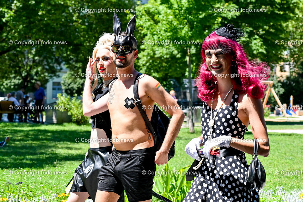 Linzpride 2024_ 06.07.2024-5 | 06.07.2024, Linz, AUT, Linzpride 2024, im Bild Teilnehmer an der Linz Pride 2024