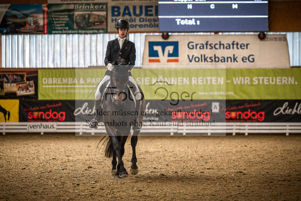 DOS_1537 | Entdecke hochwertige Reitturnierfotos von Foto Oger. Professionell, emotional und authentisch – jetzt Lieblingsmomente im Shop bestellen.Deutschlandweite Turnierfotografie. - Realisiert mit Pictrs.com