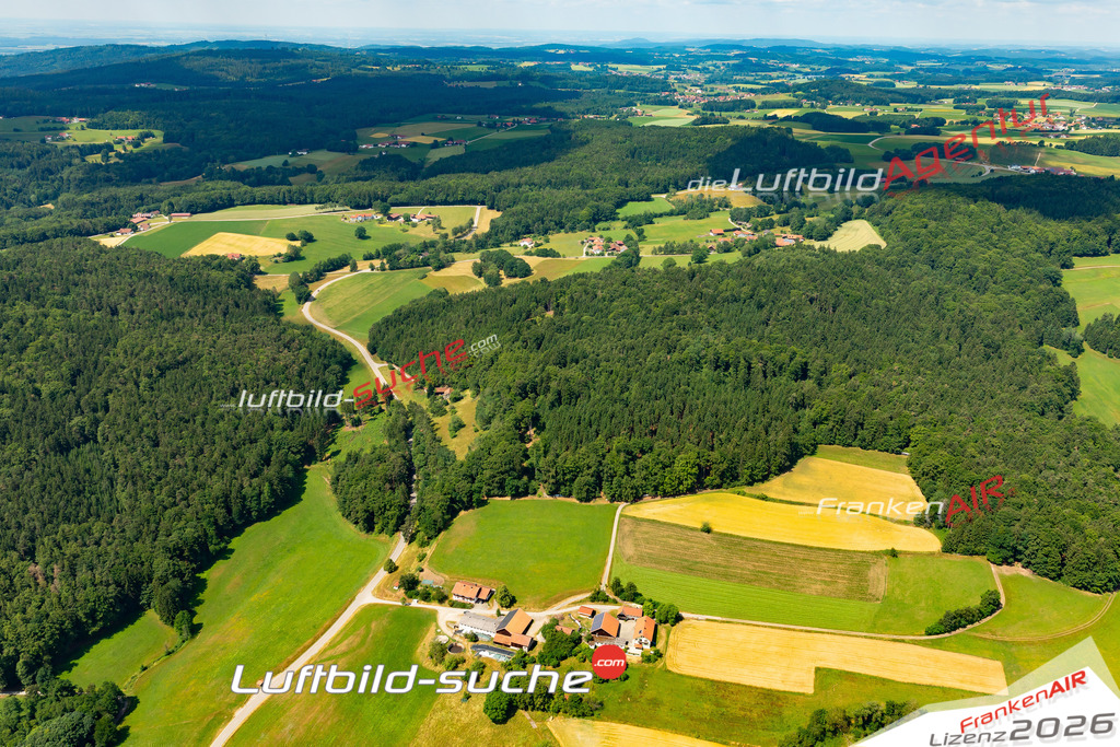 Das Luftbild zeigt : Neundling Rattiszell - Die Luftaufnahme wurde 2023 vom UL-Flugzeug aus erstellt ( keine Drohne ) - Hochauflösende Luftaufnahme - Für grossformatige Ausdrucke geeignet. Die Geschenkidee !Mit Lizenz und Bildrechte bestellbar