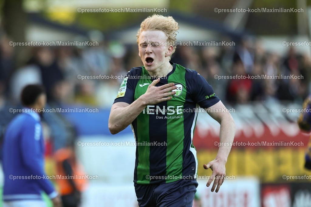 xKWIx24042601024 | 2026.04.24, xkwix, Fußball, Regionalliga West, FC Gütersloh -  Sportfreunde Lotte, Heidewaldstadion, 31.Spieltag, Saison 2025 / 2026: Torjubel beim Tor zum 1:0 durch Niklas Frese (FC Gütersloh #35)  DFB regulations prohibit any use of photographs as image sequences and or quasi-video. Photo: xKamilxWilkowskixPressefotoKochx