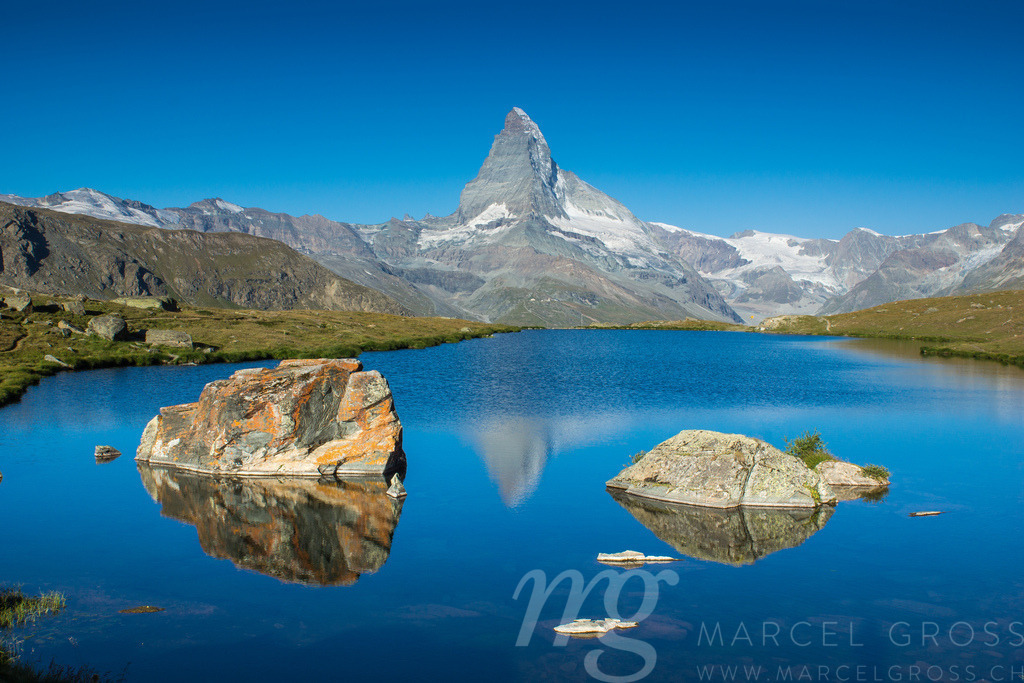 magical Stellisee with Matterhorn | Die ideale Geschenkidee für Naturliebhaber. Naturbilder von Marcel Gross Photography für ihr Zuhause in den verschiedensten Formaten und Materialien. - Realisiert mit Pictrs.com