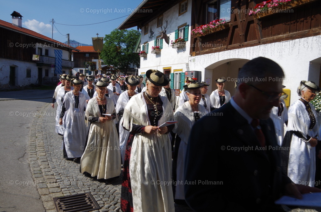 IMGP3508 | fotografiert von Axel PollmannLeonhardi Wallfahrt Benediktbeuern und Murnau, Fronleichnam, Fasching, Landschaft im Loisachtal und Benediktbeuern  - Realisiert mit Pictrs.com
