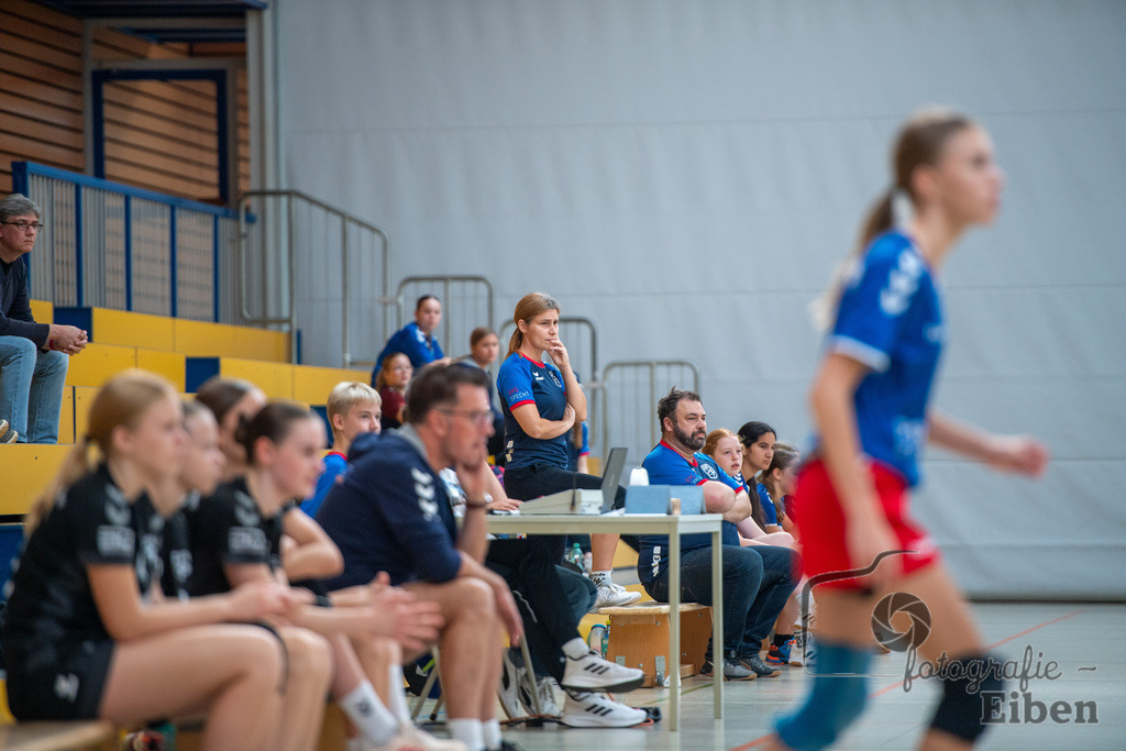 VfL Rastede-SG FriPe | C-Juniorinnen Landesliga; VFL Rastede (blau) - SG FriPe (schwarz) am 22.09.2024; in Rastede (Sporthalle Feldbreite), Photo: Philip Eiben 2024 - Realisiert mit Pictrs.com